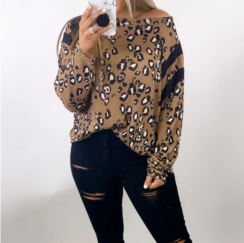 Leopard Sweater - Picture 2 of 2